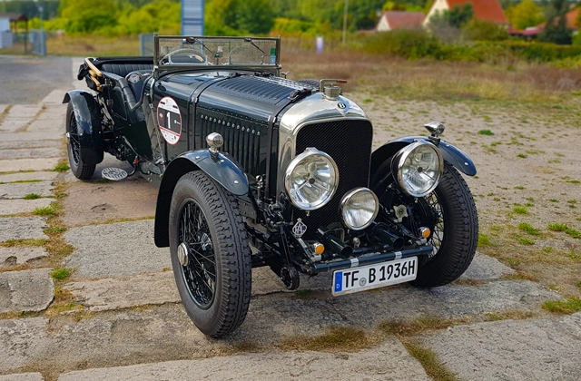 02 – Hoenigk – Bentley